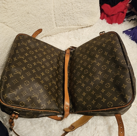 Authentic Vintage Louis Vuitton Saumur 35 Monogram Canvas Messenger Shoulder bag - Picture 14 of 16